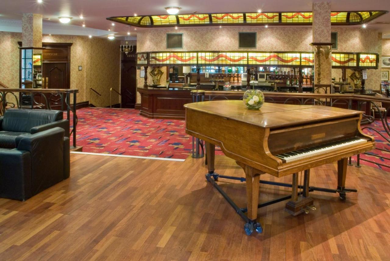 Royal Court Hotel & Spa Coventry Exterior foto